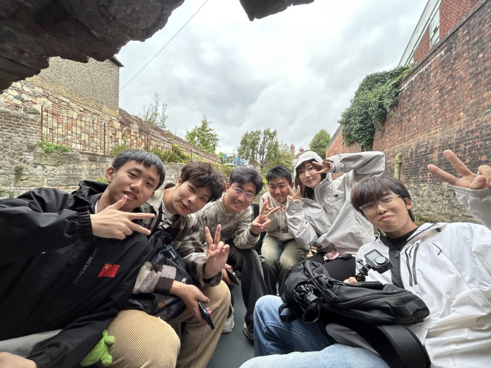 Students on Canterbury Boat Tour