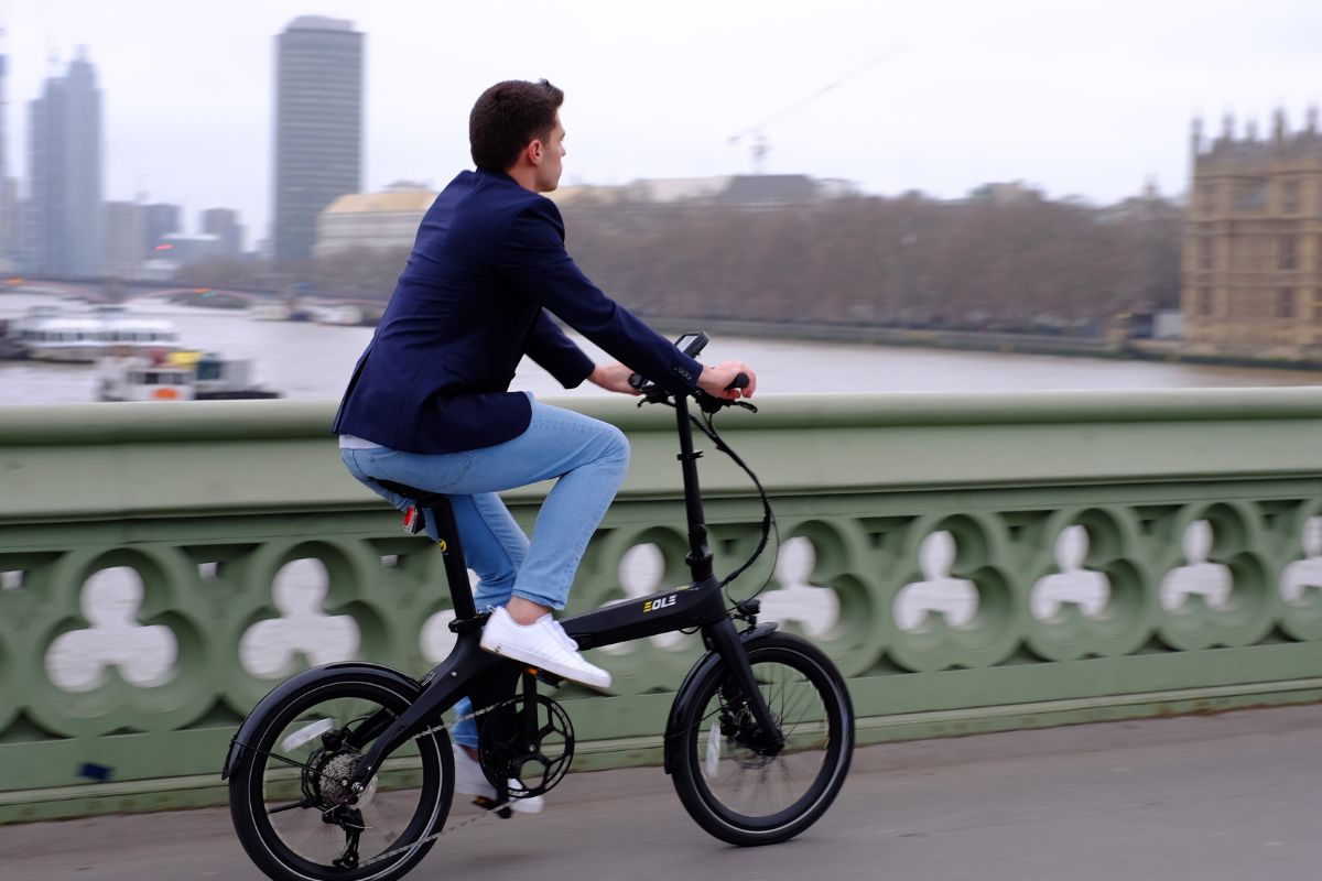 Man riding the e-bike in London