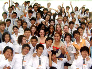 Kent student language-assistants at Naresuan University in Thailand