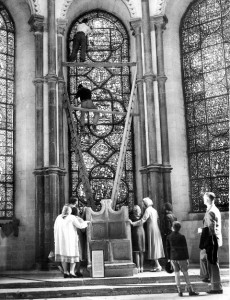 Removal of the stained glass from Canterbury Cathedral