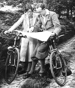 Vera & Donald Muggeridge on holiday