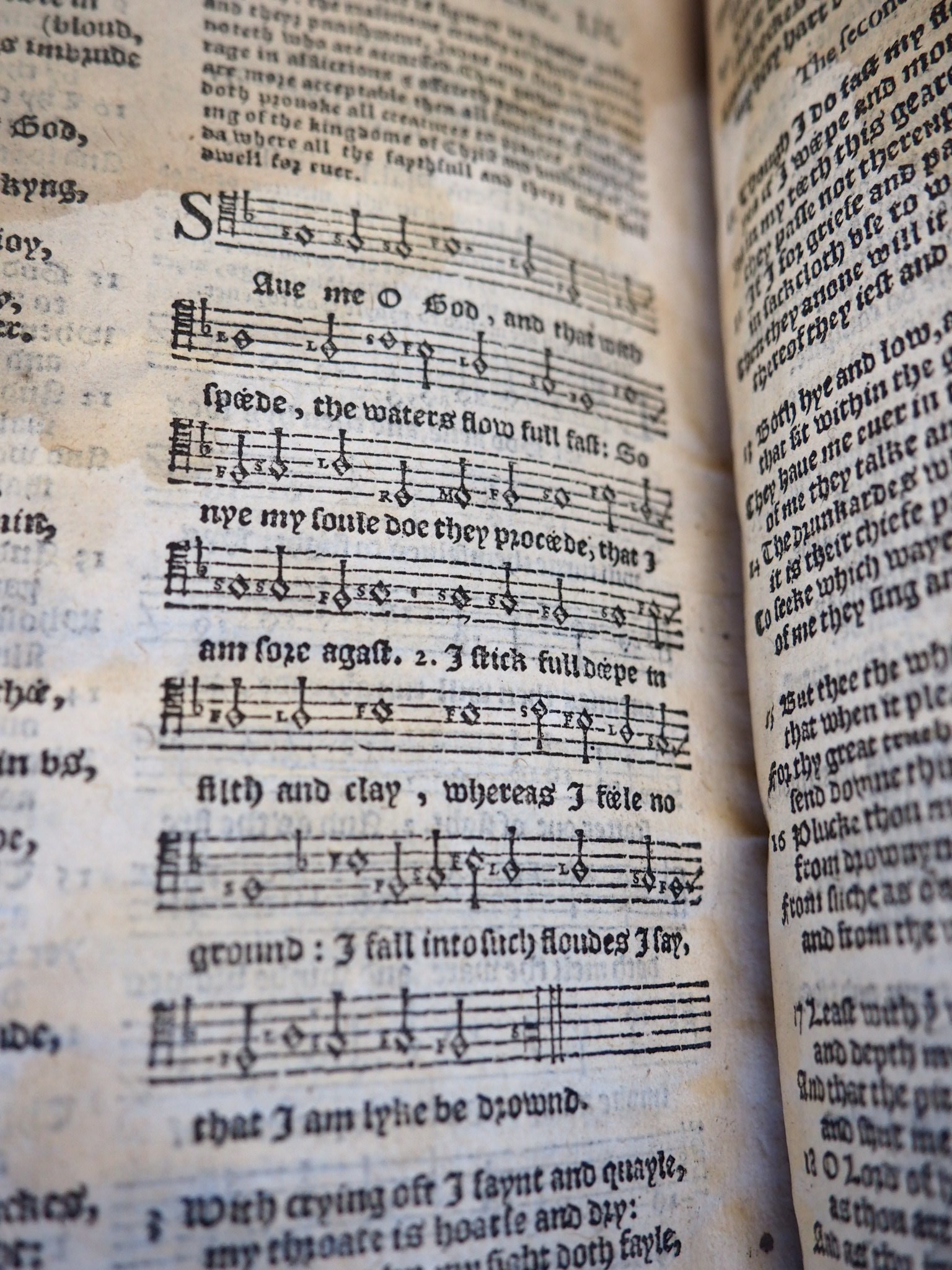 Photograph of hymn music in a 16th century bible.