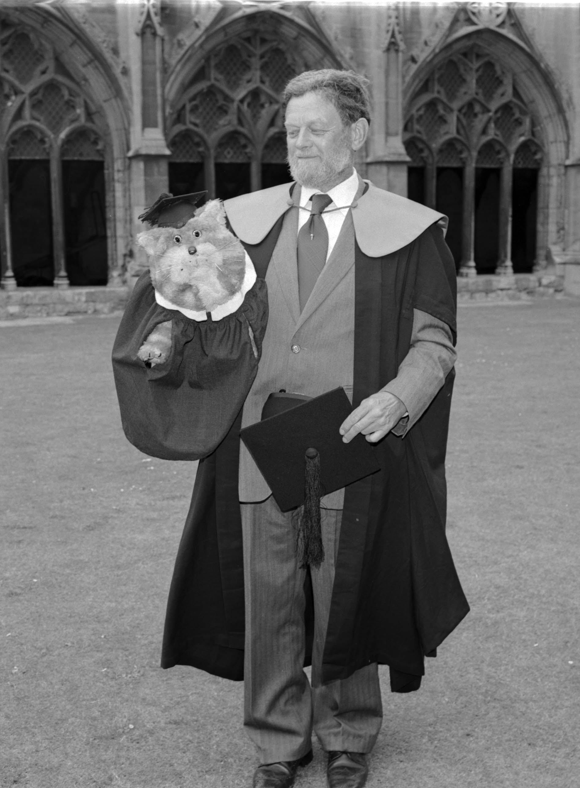 Peter Firmin and Bagpuss in the Cathedral getting an honorary degree