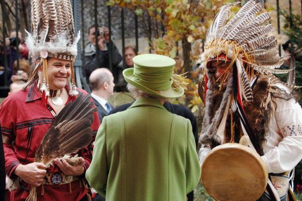 Queen Attends Indian Chief’s Funeral in 2006