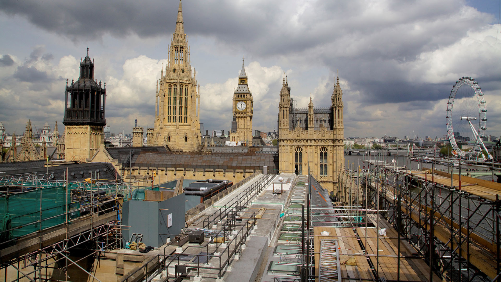 scaffolding on the Houses of Parliament