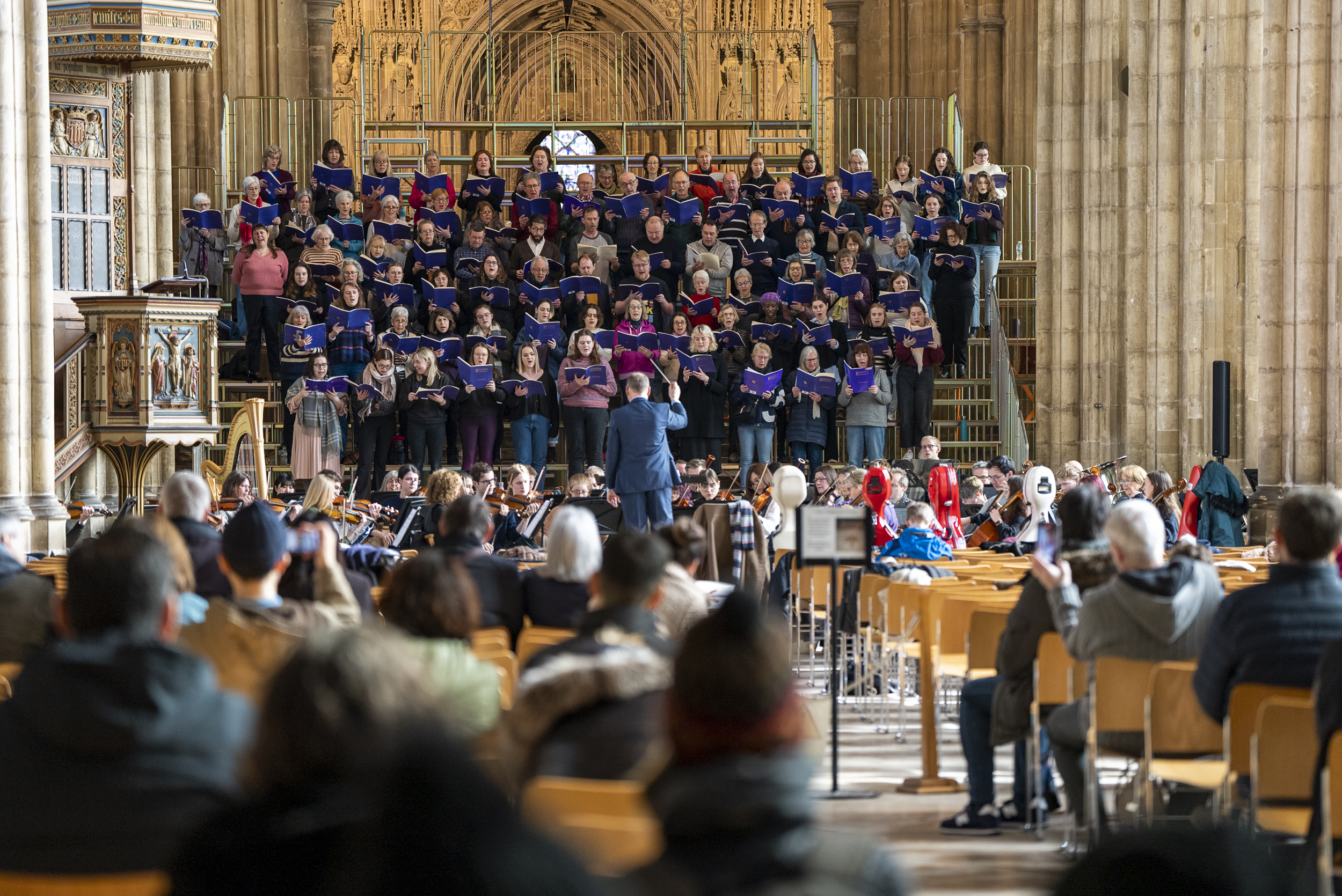 Image Gallery: Chorus and Orchestra at the Cathedral