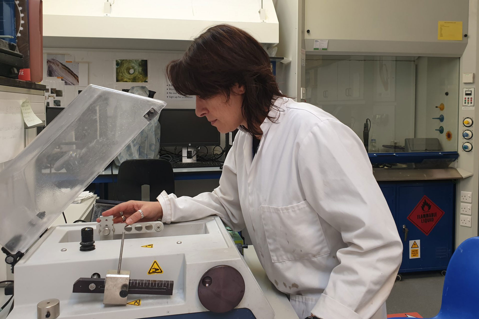 Dr Alessia Nava in the lab investigating Neanderthal milk teeth