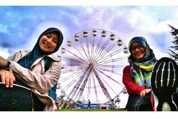 Two students with ferris wheel