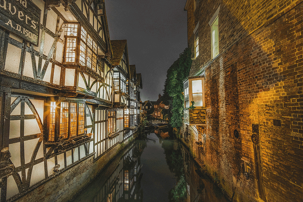 The Old Weavers in Canterbury at night